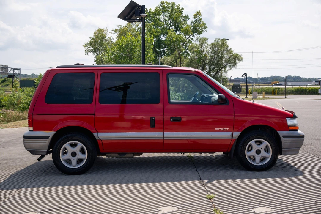 1995 Plymouth Voyager & Grand Voyager - Image 13 of 31