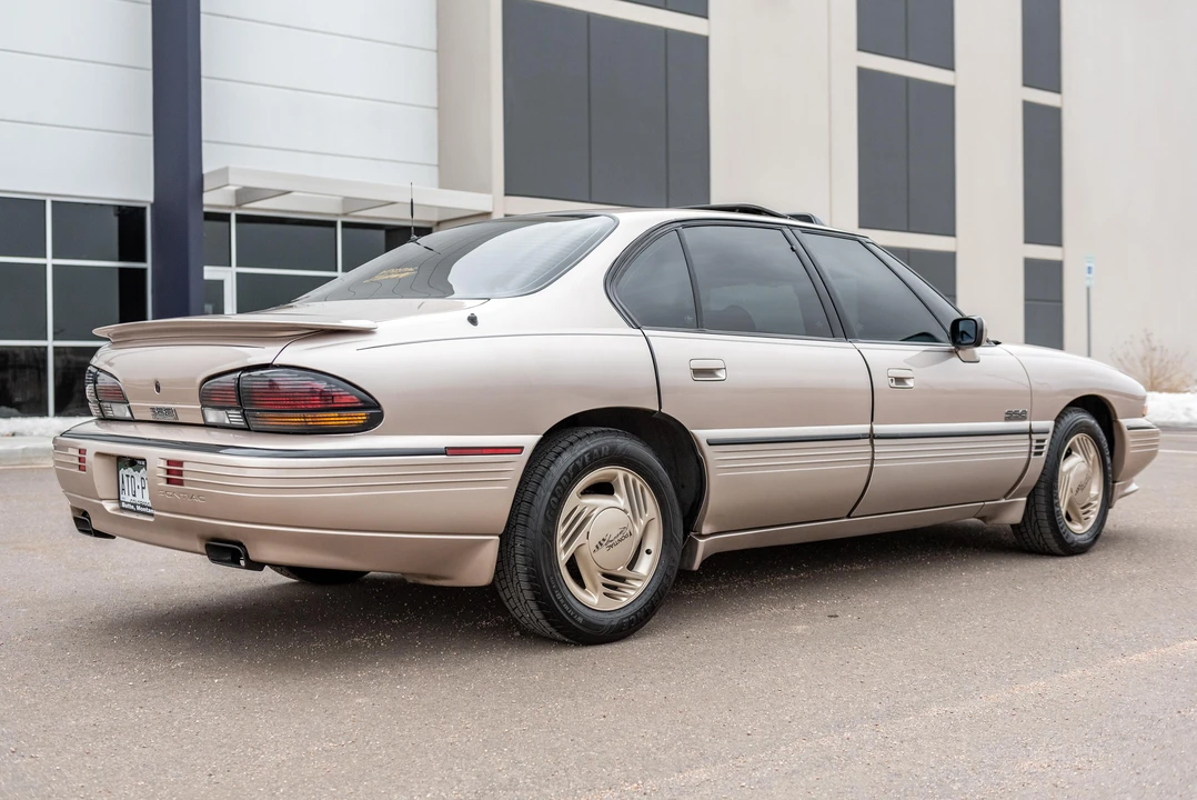 1995 Pontiac Bonneville 5th+ Gen - Image 13 of 31