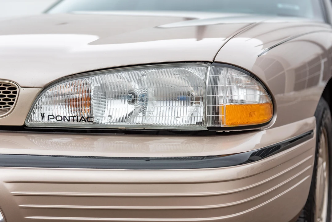 1995 Pontiac Bonneville 5th+ Gen - Image 22 of 31