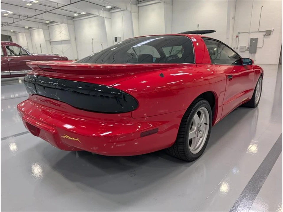 1995 Pontiac Firebird 4th Gen - Image 6 of 15