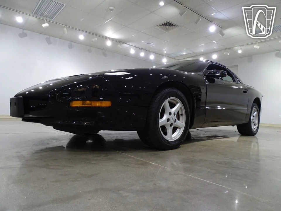 1995 Pontiac Firebird 4th Gen - Image 5 of 12