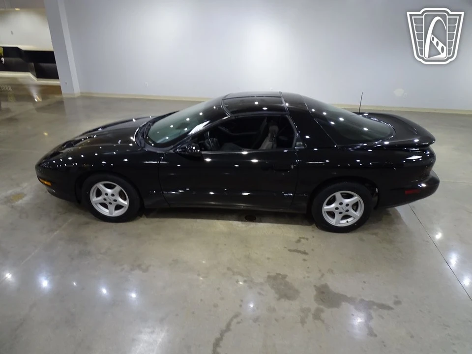 1995 Pontiac Firebird 4th Gen - Image 6 of 12