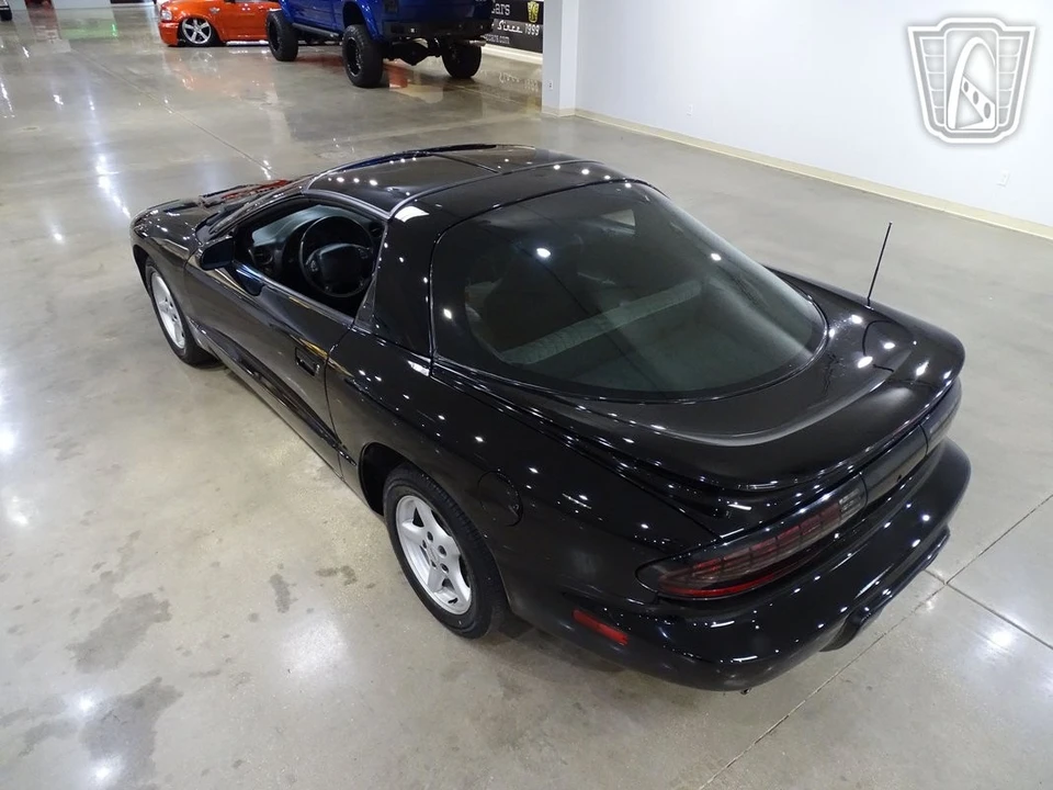 1995 Pontiac Firebird 4th Gen - Image 9 of 12