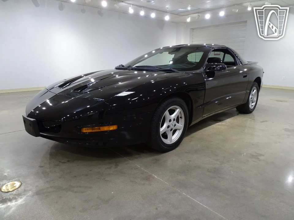 1995 Pontiac Firebird 4th Gen - Image 4 of 12