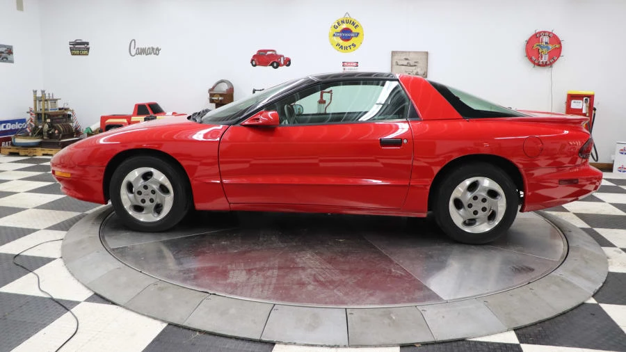 1995 Pontiac Firebird 4th Gen - Image 2 of 16