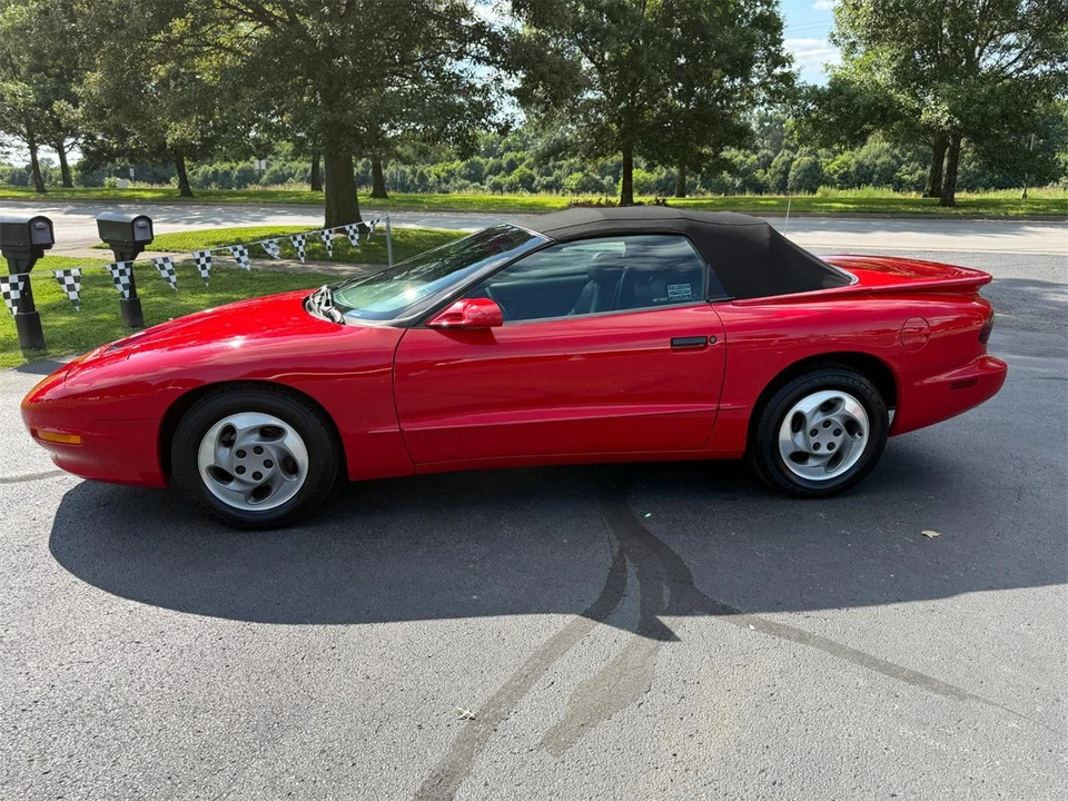 1995 Pontiac Firebird 4th Gen - Image 12 of 30