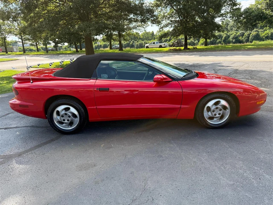 1995 Pontiac Firebird 4th Gen - Image 16 of 30