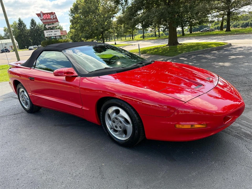 1995 Pontiac Firebird 4th Gen - Image 17 of 30