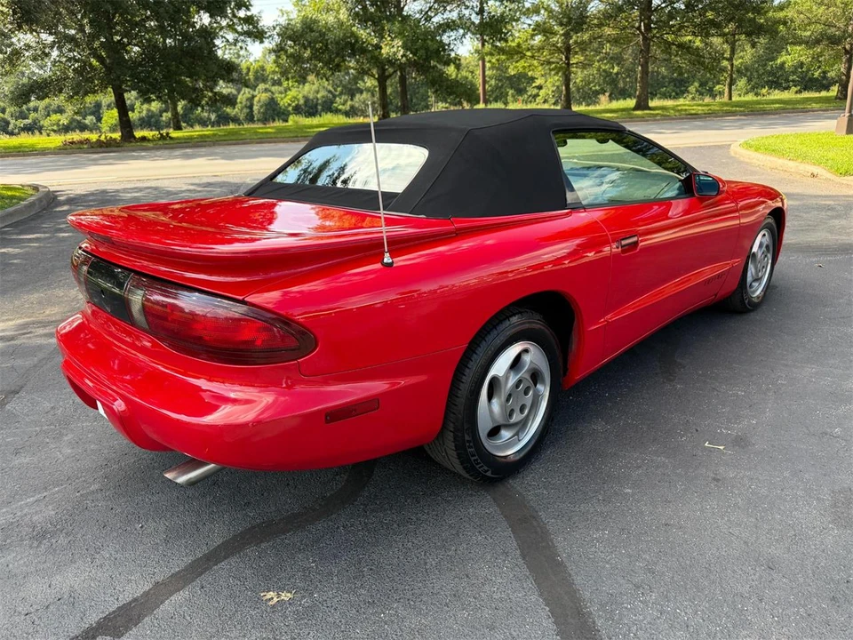 1995 Pontiac Firebird 4th Gen - Image 15 of 30