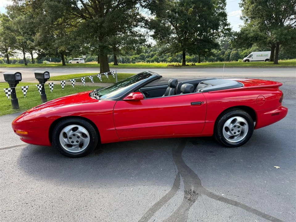 1995 Pontiac Firebird 4th Gen - Image 4 of 30