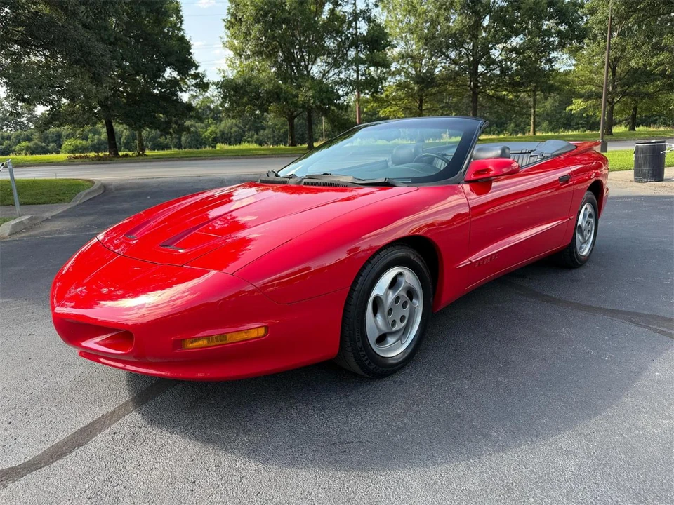 1995 Pontiac Firebird 4th Gen - Image 2 of 30