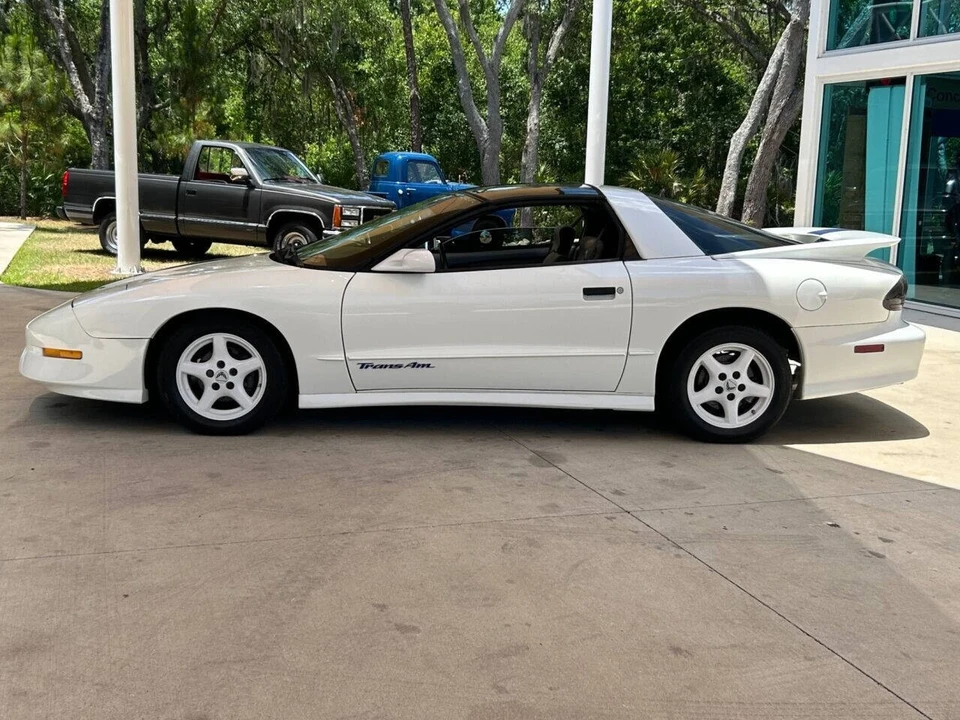1995 Pontiac Firebird 4th Gen - Image 11 of 12
