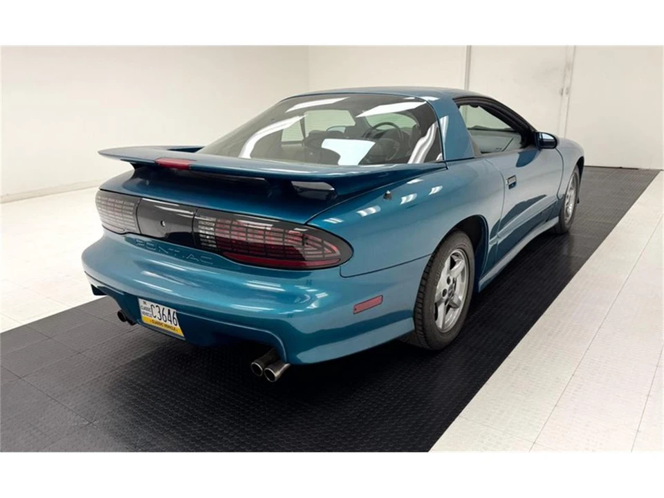 1995 Pontiac Firebird 4th Gen - Image 5 of 31