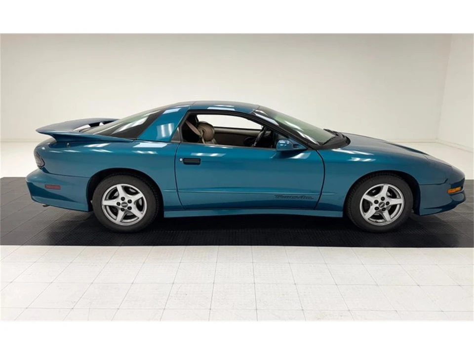 1995 Pontiac Firebird 4th Gen - Image 6 of 31