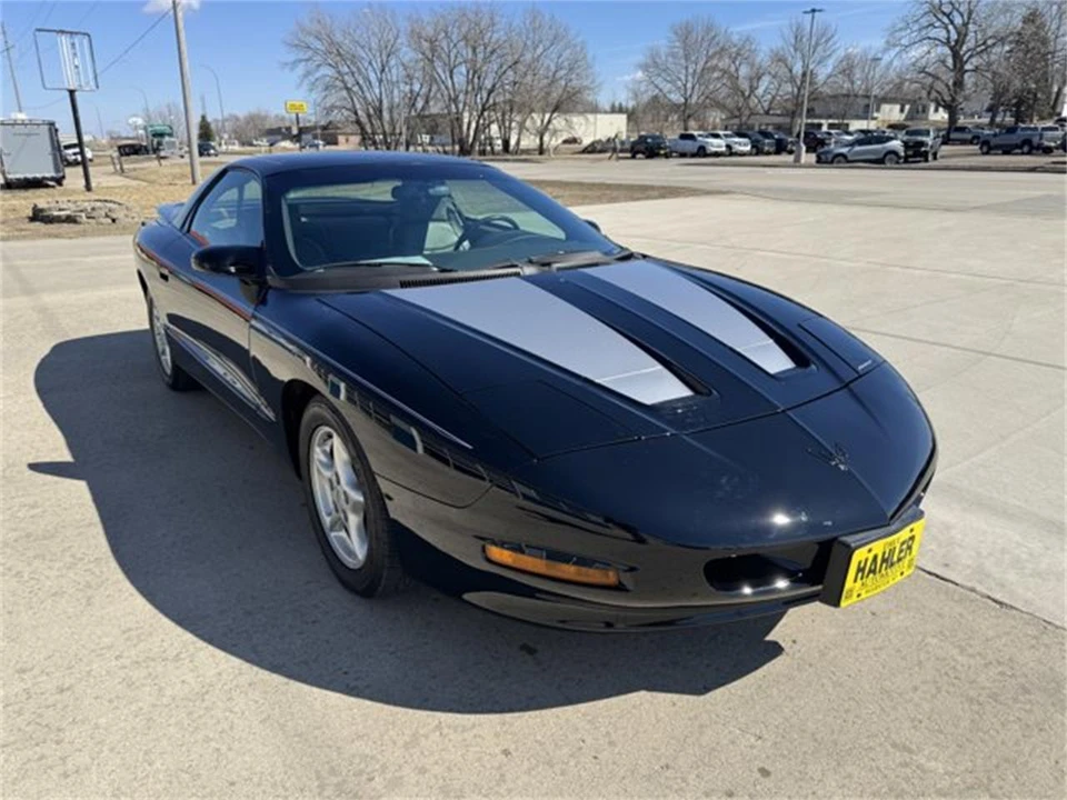 1995 Pontiac Firebird 4th Gen - Image 2 of 24