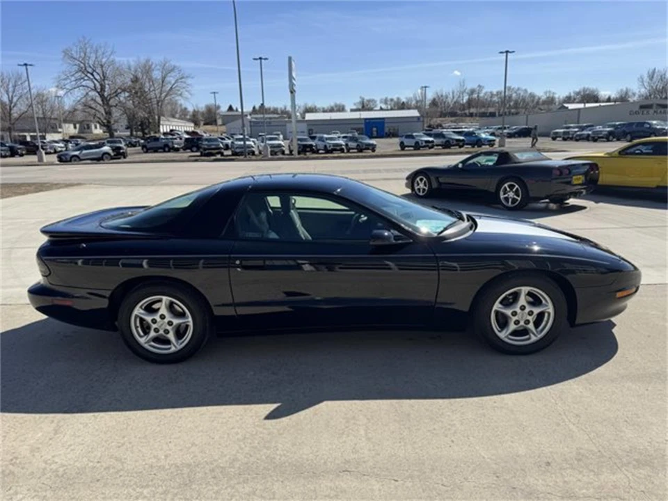 1995 Pontiac Firebird 4th Gen - Image 9 of 24