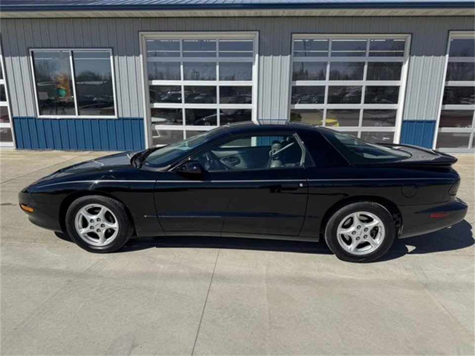 1995 Pontiac Firebird 4th Gen - Image 5 of 24