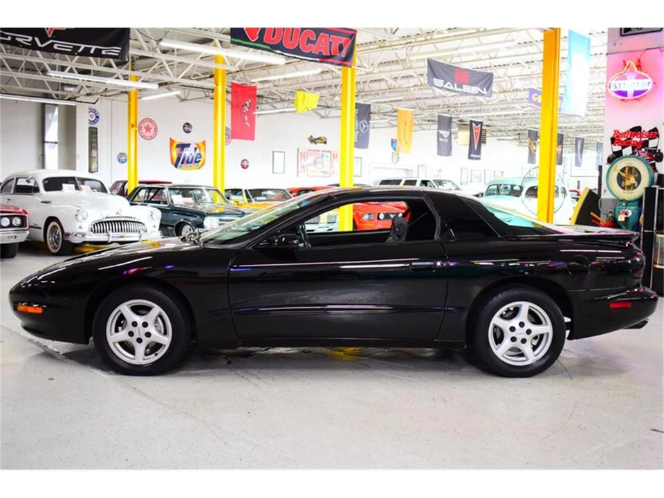 1995 Pontiac Firebird 4th Gen - Image 18 of 31