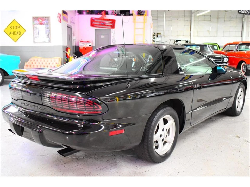 1995 Pontiac Firebird 4th Gen - Image 9 of 31