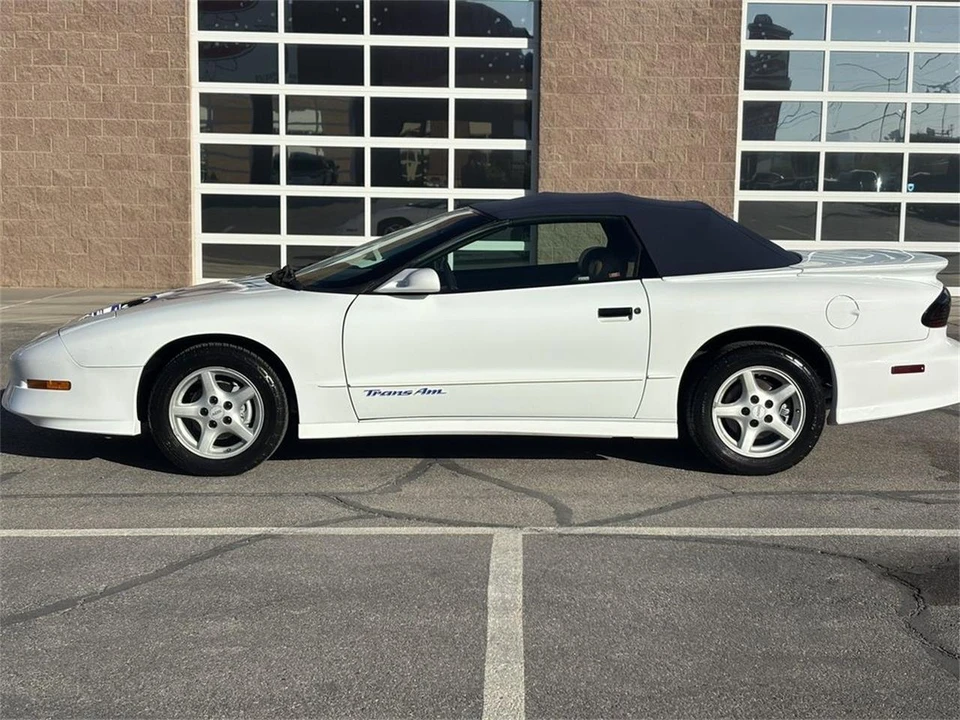 1995 Pontiac Firebird 4th Gen - Image 16 of 31