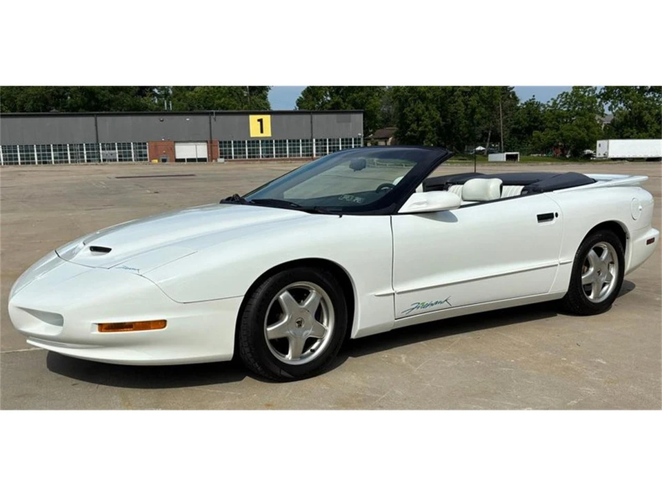 1995 Pontiac Firebird 4th Gen - Image 4 of 31