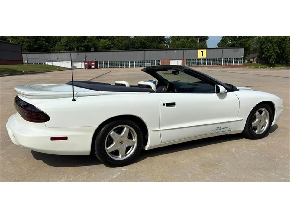 1995 Pontiac Firebird 4th Gen - Image 3 of 31
