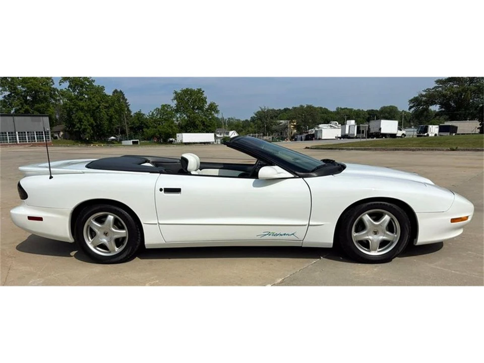 1995 Pontiac Firebird 4th Gen - Image 2 of 31