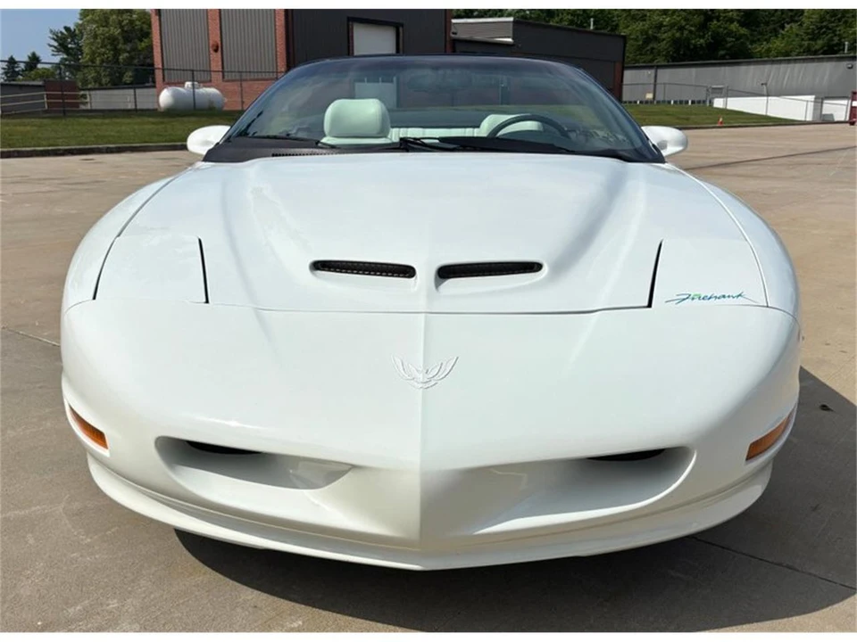 1995 Pontiac Firebird 4th Gen - Image 18 of 31