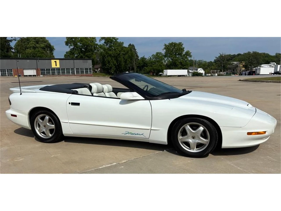 1995 Pontiac Firebird 4th Gen - Image 27 of 31