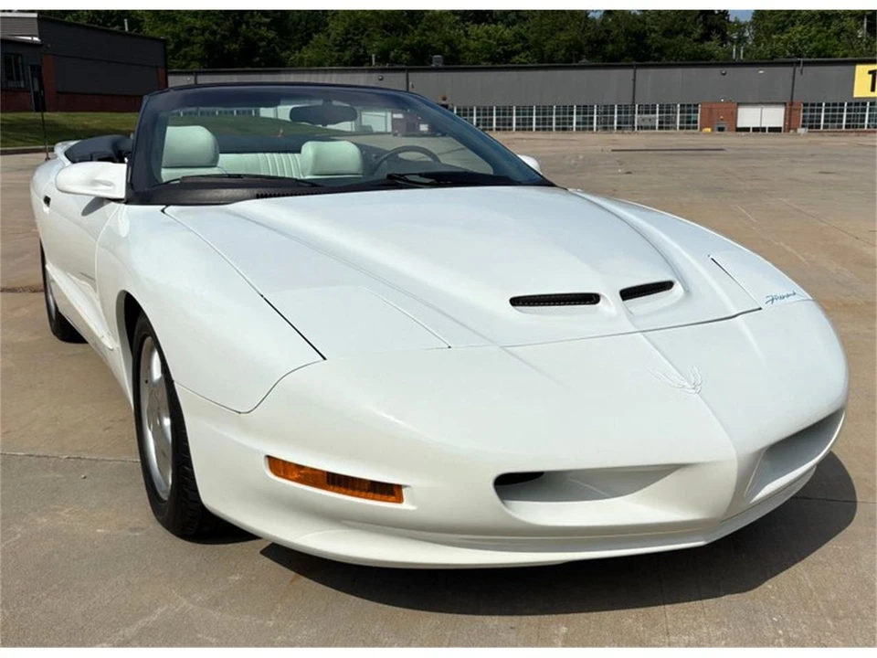 1995 Pontiac Firebird 4th Gen - Image 23 of 31