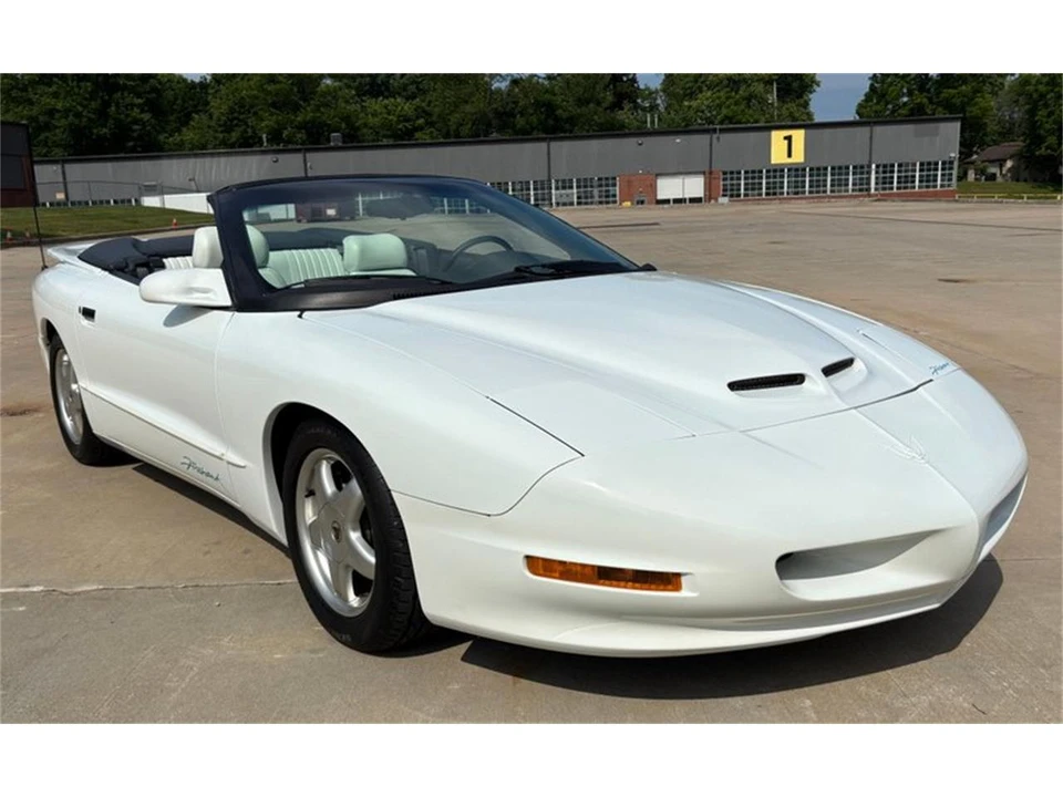 1995 Pontiac Firebird 4th Gen - Image 24 of 31