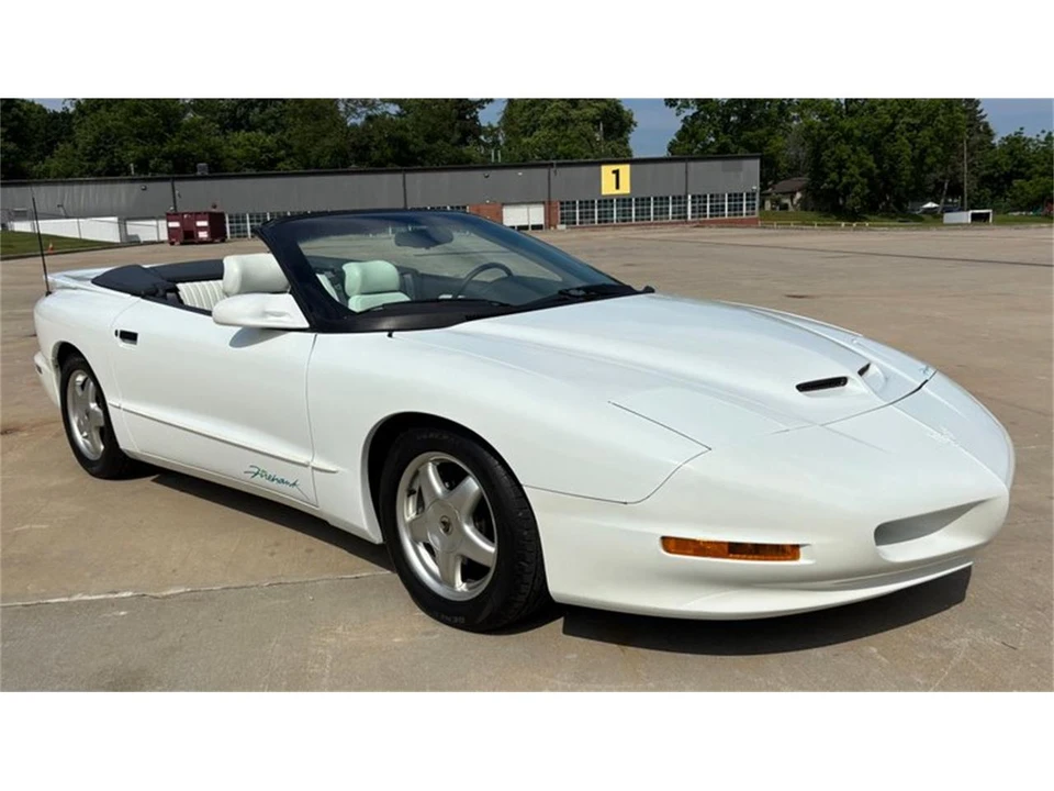 1995 Pontiac Firebird 4th Gen - Image 25 of 31