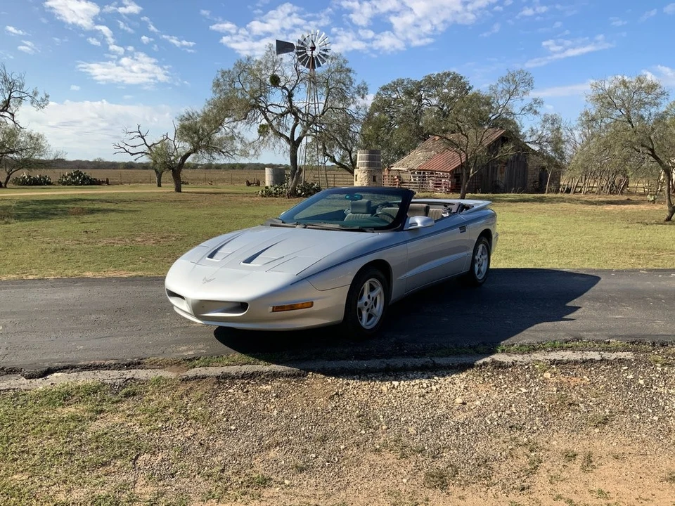 1995 Pontiac Firebird 4th Gen - Image 11 of 12