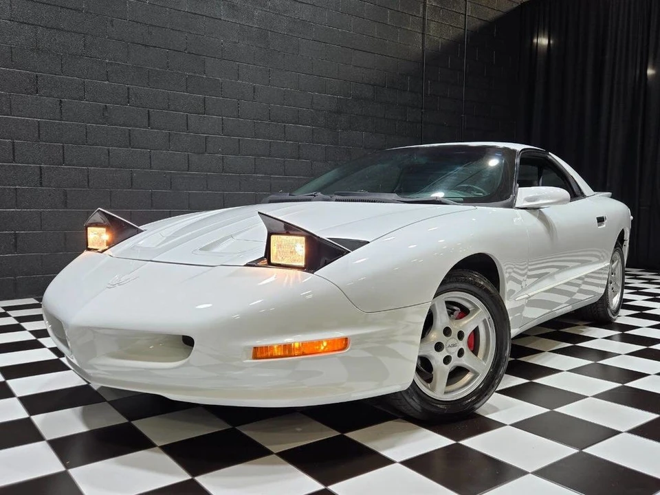 1995 Pontiac Firebird 4th Gen - Image 3 of 12