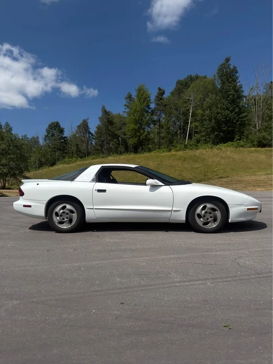 1995 Pontiac Firebird 4th Gen - Image 5 of 10