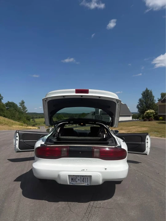 1995 Pontiac Firebird 4th Gen - Image 9 of 10