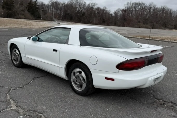 1995 Pontiac Firebird 4th Gen - Image 4 of 31