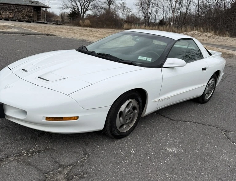 1995 Pontiac Firebird 4th Gen - Image 2 of 31