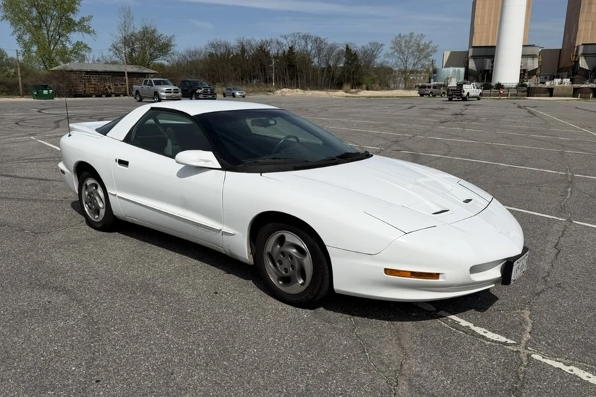 1995 Pontiac Firebird 4th Gen - Image 10 of 31