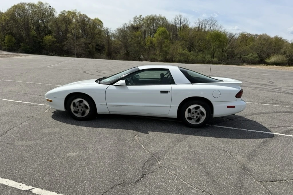 1995 Pontiac Firebird 4th Gen - Image 3 of 31