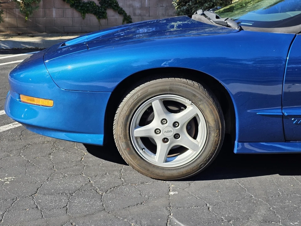 1995 Pontiac Firebird Formula 4th Gen - Image 21 of 31