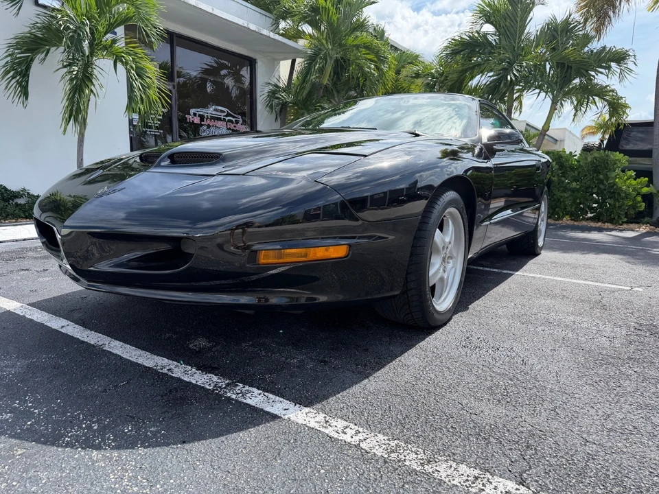 1995 Pontiac Firebird Formula 4th Gen - Image 7 of 31