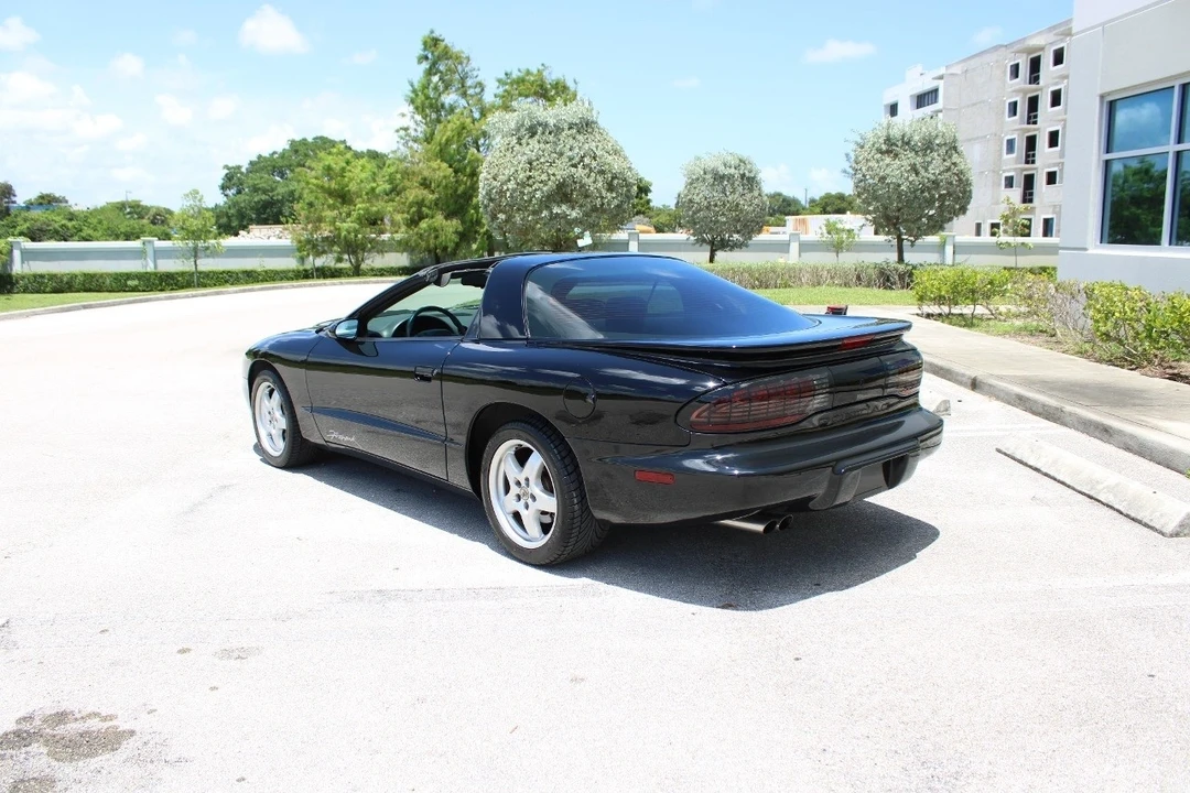 1995 Pontiac Firebird Formula 4th Gen - Image 7 of 21