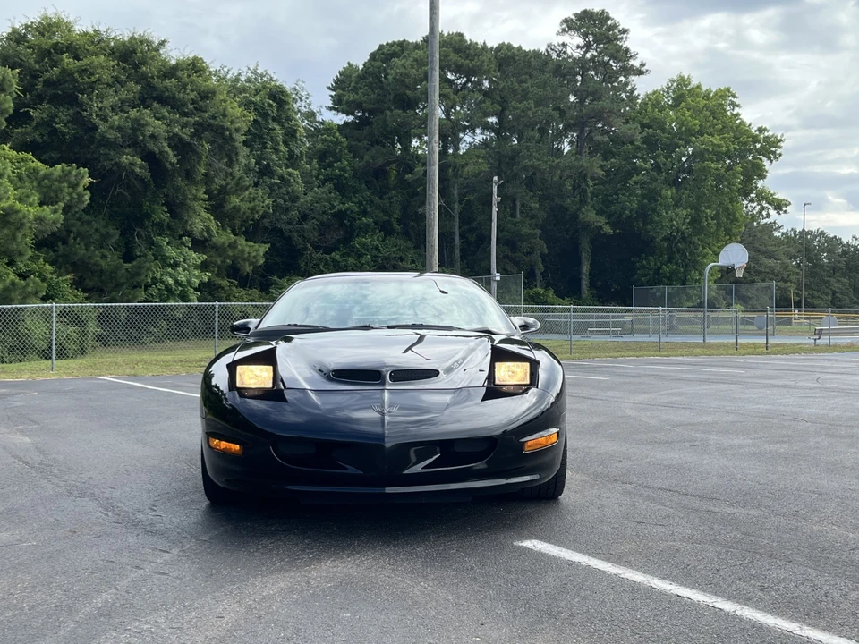 1995 Pontiac Firebird Formula 4th Gen - Image 18 of 27