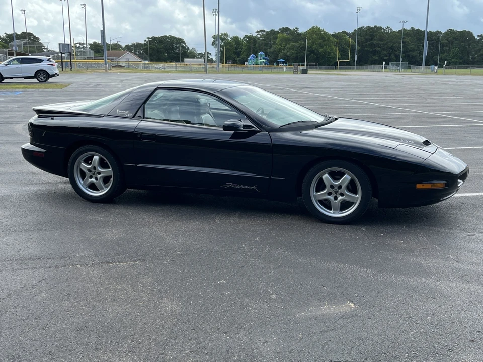 1995 Pontiac Firebird Formula 4th Gen - Image 5 of 27