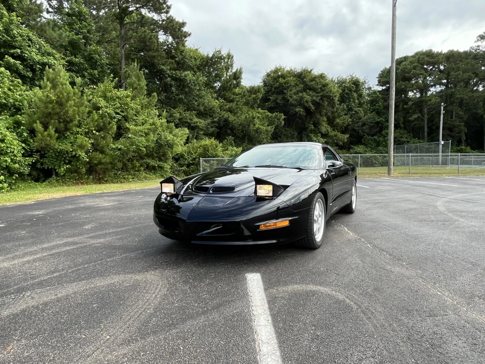 1995 Pontiac Firebird Formula 4th Gen - Image 17 of 27