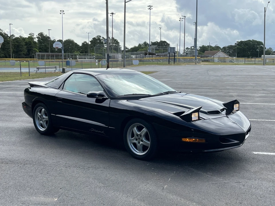 1995 Pontiac Firebird Formula 4th Gen - Image 19 of 27