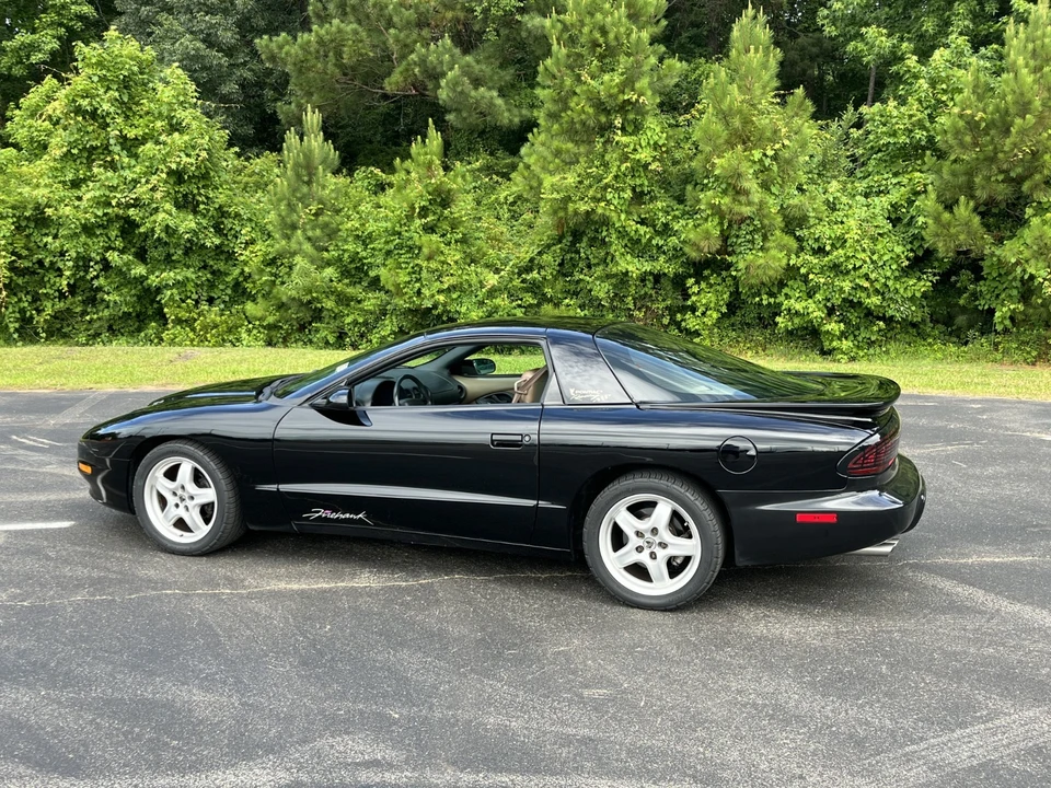1995 Pontiac Firebird Formula 4th Gen - Image 9 of 27