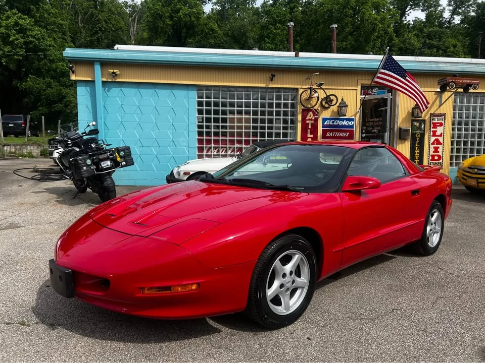 1995 Pontiac Firebird Formula 4th Gen - Image 2 of 17