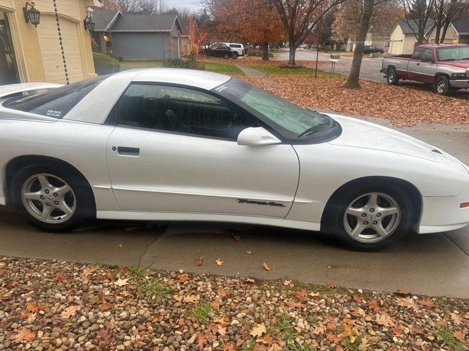 1995 Pontiac Firebird 4th Gen - Image 7 of 12